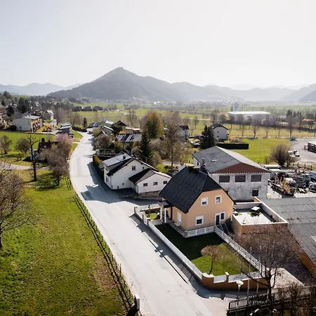 بيت للعطل Purgar